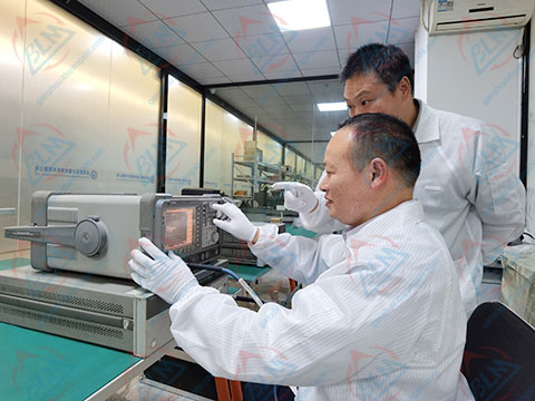 时间频率午夜精品一区二区三区在线视频图片